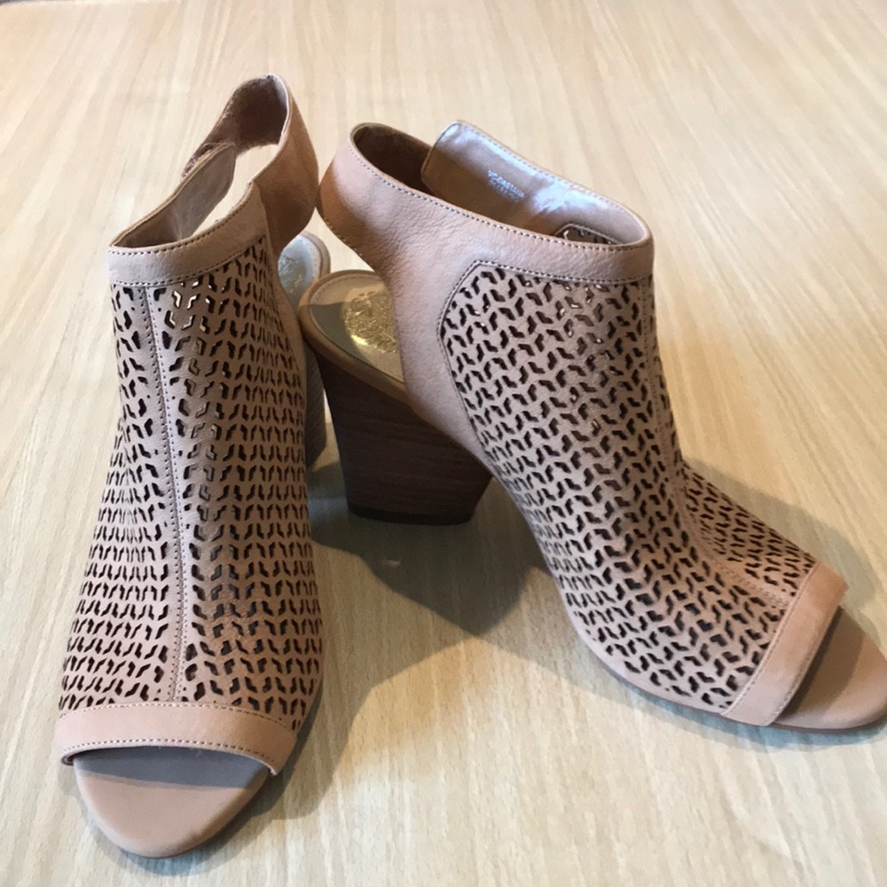 Vince Camuto Open Toe block heel sandal